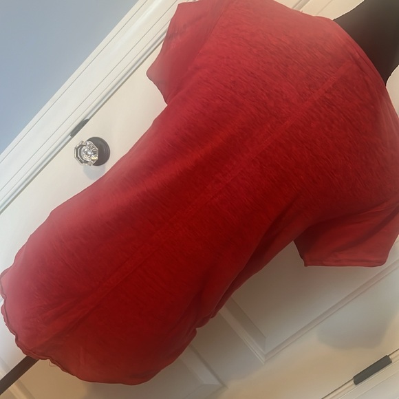 Linen short sleeve shirt. Centerline seam on front and back for slimming look - Picture 4 of 4